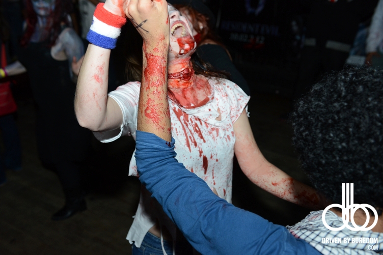 new-york-zombie-crawl-220.JPG