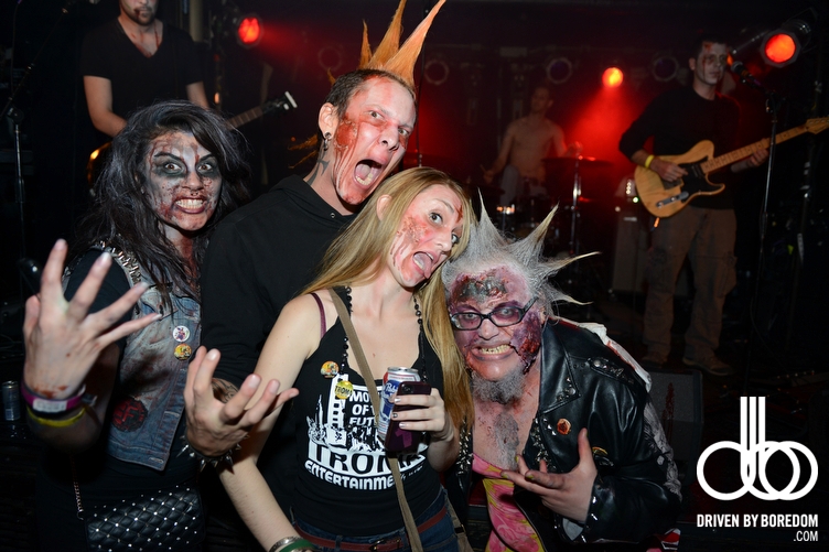 new-york-zombie-crawl-305.JPG