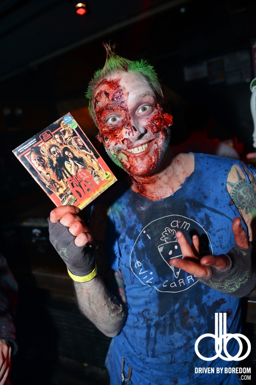 new-york-zombie-crawl-312.JPG