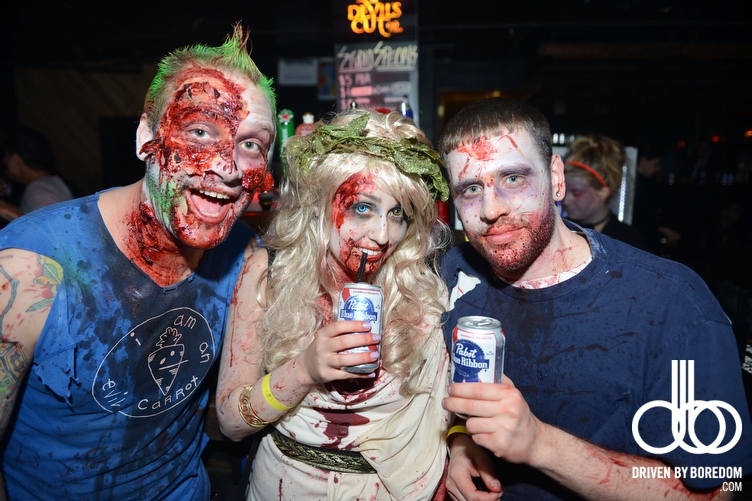 new-york-zombie-crawl-313.JPG