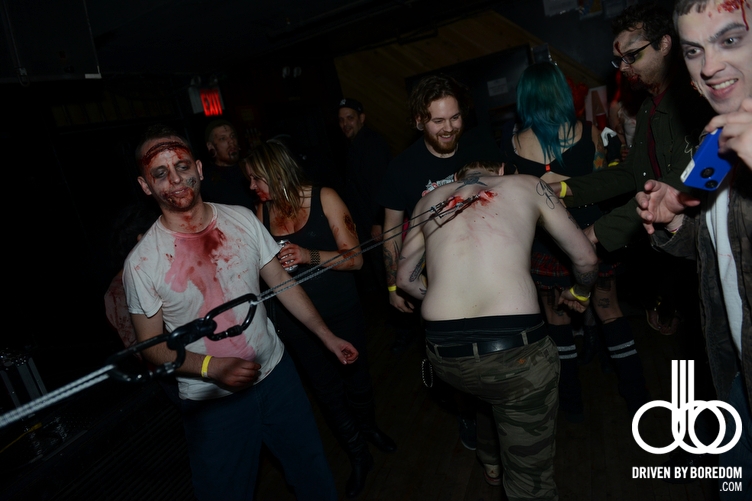 new-york-zombie-crawl-370.JPG