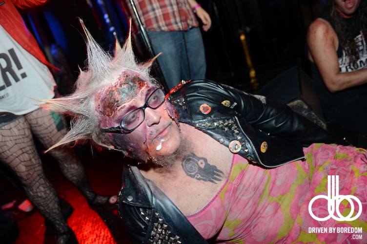 new-york-zombie-crawl-415.JPG